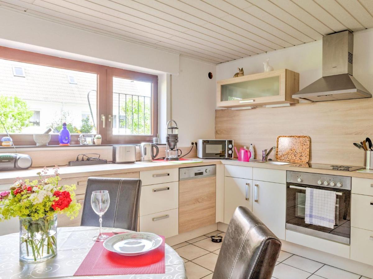 Sunny Flat In Bad Driburg With Garden Appartement Buitenkant foto