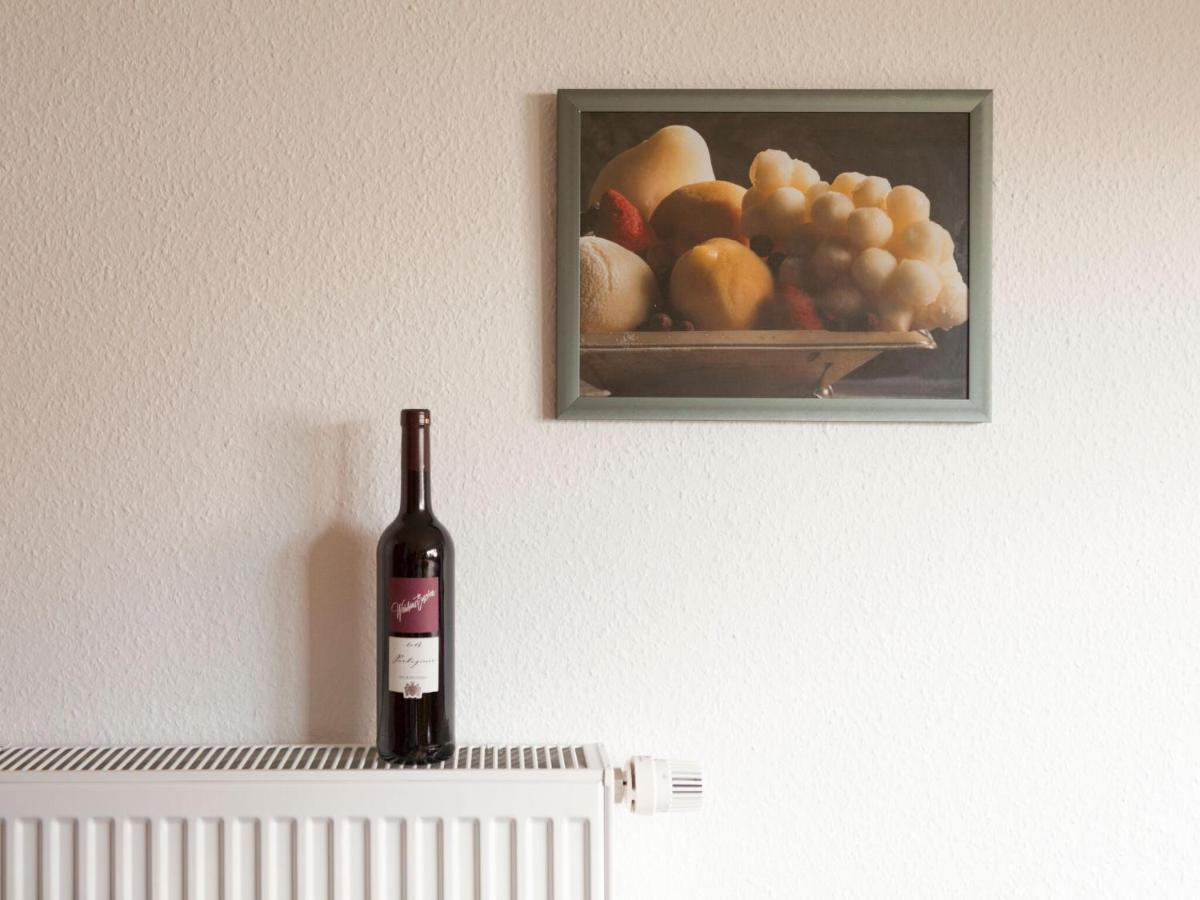 Sunny Flat In Bad Driburg With Garden Appartement Kamer foto