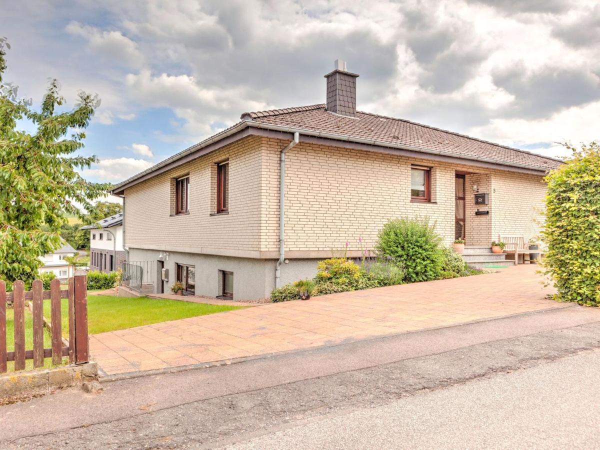 Sunny Flat In Bad Driburg With Garden Appartement Kamer foto