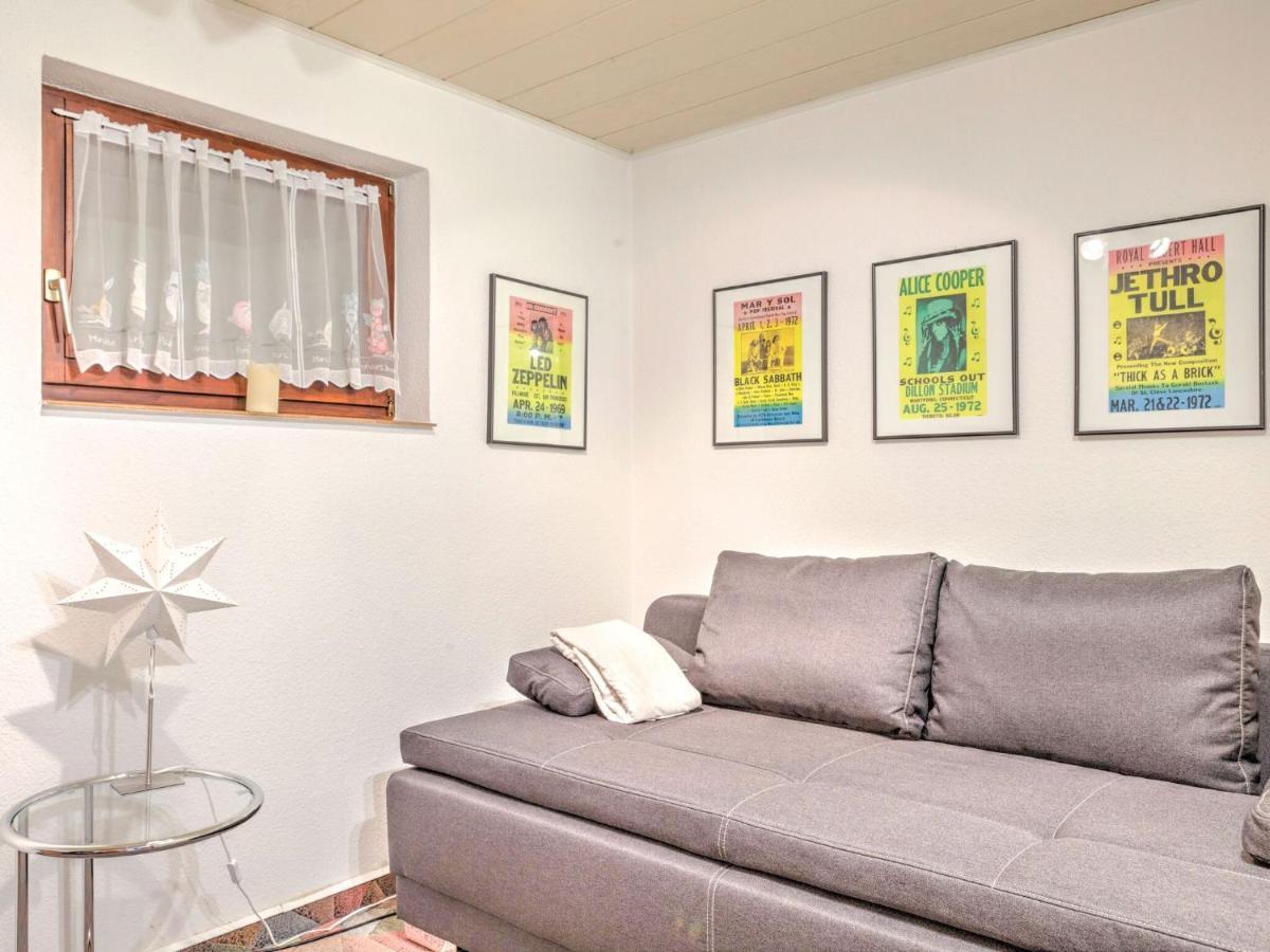 Sunny Flat In Bad Driburg With Garden Appartement Kamer foto
