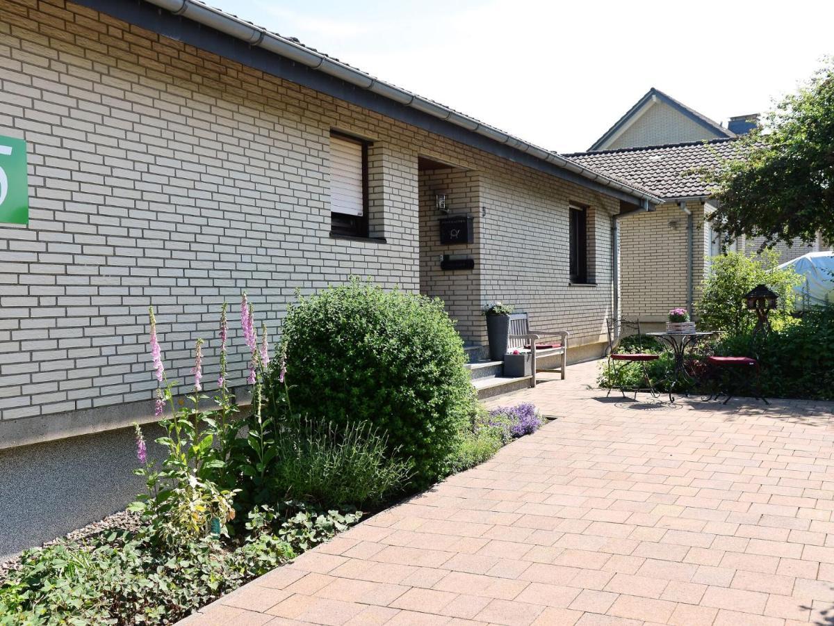 Sunny Flat In Bad Driburg With Garden Appartement Buitenkant foto